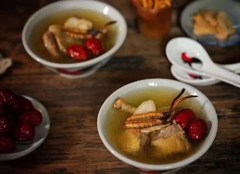 三類(lèi)人不能吃冬蟲(chóng)夏草，你知道這個(gè)事嗎