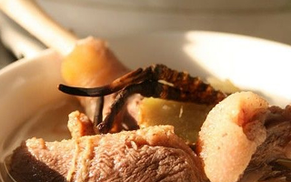 怎么燉冬蟲夏草湯好喝？掌握 3 個關(guān)鍵，湯鮮營養(yǎng)不浪費(fèi)