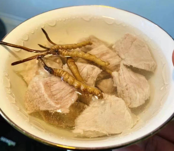 冬蟲(chóng)夏草西洋參燉品做法：滋補(bǔ)兼顧，溫和不燥